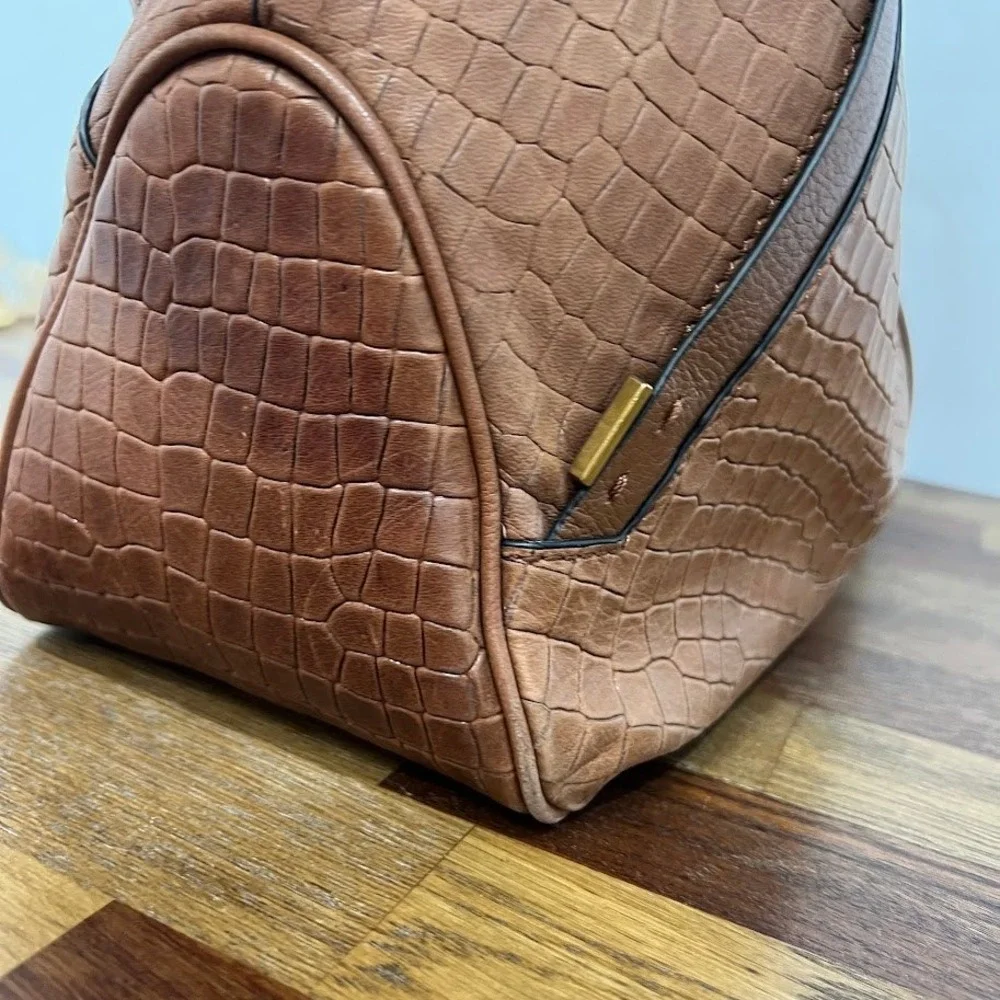 Tahari Crocodile Embossed Leather Hobo Bag Large Cognac Tote Gold Hardware Boho